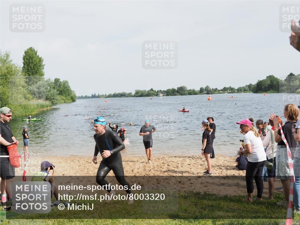 21.06.2025 - 27. Vierlanden-Triathlon MichiJ http://msf.ph/oto/8003320 15.06.2026 10:05:49 Schwimmen 372, 392, 401, 435, 442, 450, 458 meine-sportfotos.de
