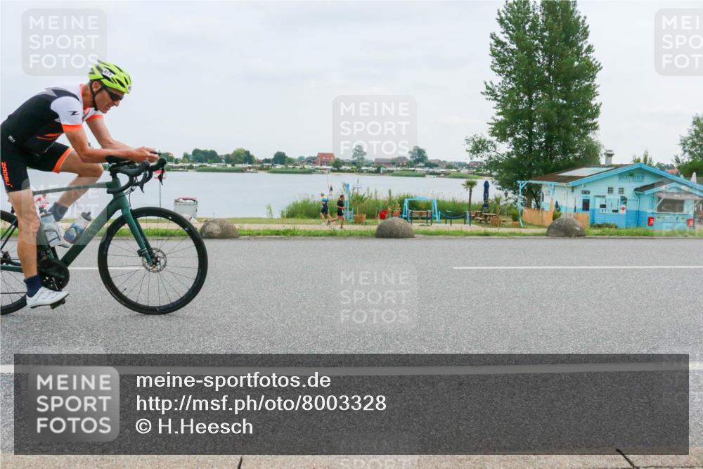 21.06.2025 - 27. Vierlanden-Triathlon H.Heesch http://msf.ph/oto/8003328 15.06.2025 12:48:27 Radfahren 875 meine-sportfotos.de