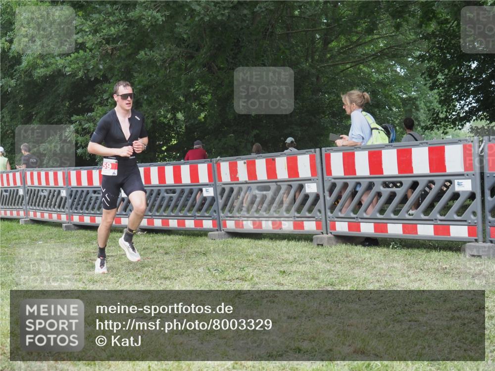 21.06.2025 - 27. Vierlanden-Triathlon KatJ http://msf.ph/oto/8003329 15.06.2025 12:56:59 Ziel 59, 86 meine-sportfotos.de