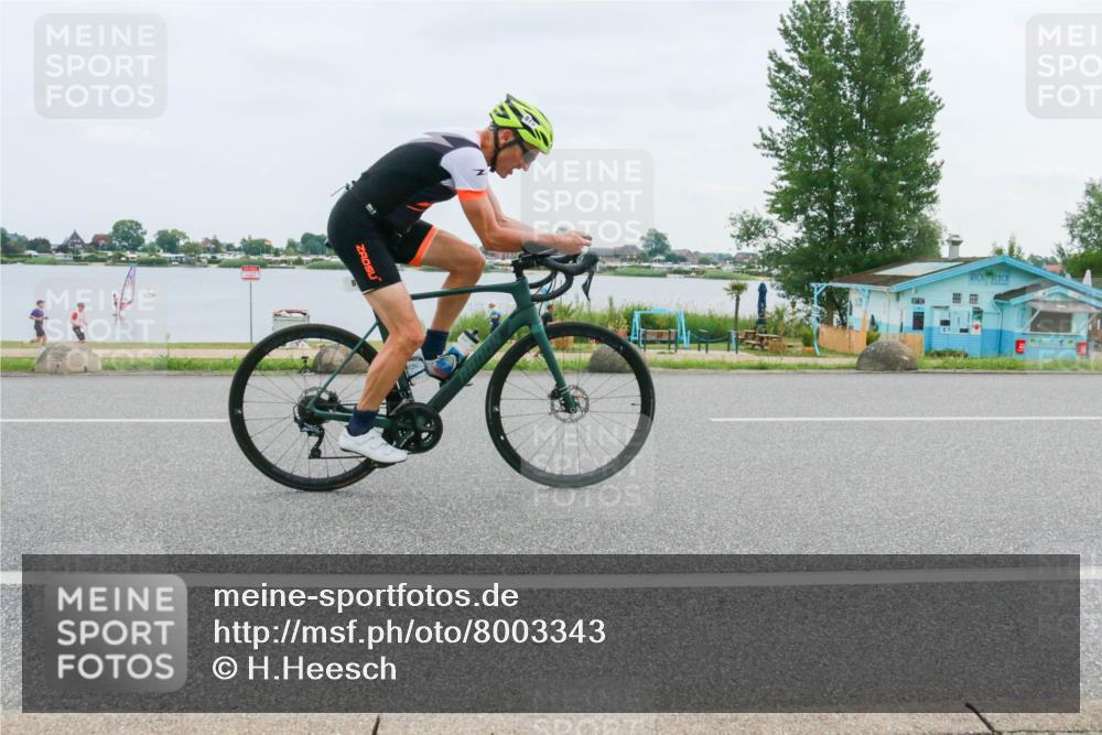 21.06.2025 - 27. Vierlanden-Triathlon H.Heesch http://msf.ph/oto/8003343 15.06.2025 12:48:27 Radfahren 875 meine-sportfotos.de