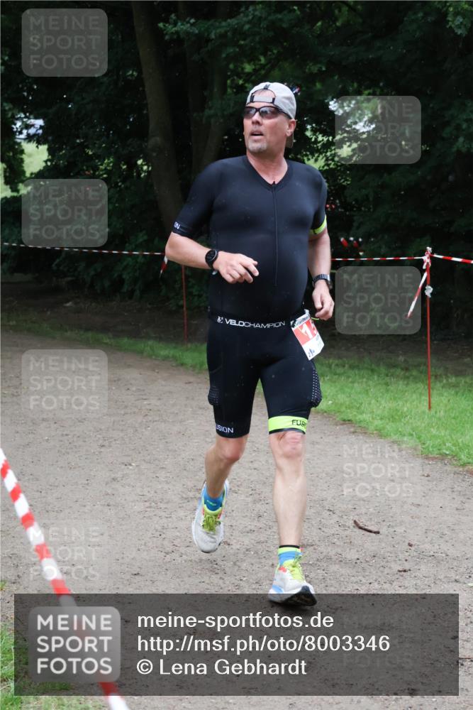 21.06.2025 - 27. Vierlanden-Triathlon Lena Gebhardt http://msf.ph/oto/8003346 15.06.2025 14:16:25 Laufen  meine-sportfotos.de