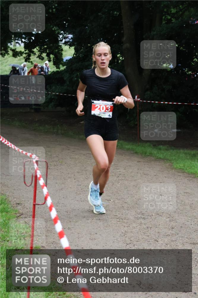 21.06.2025 - 27. Vierlanden-Triathlon Lena Gebhardt http://msf.ph/oto/8003370 15.06.2025 14:19:41 Laufen 202, 203, 14 meine-sportfotos.de