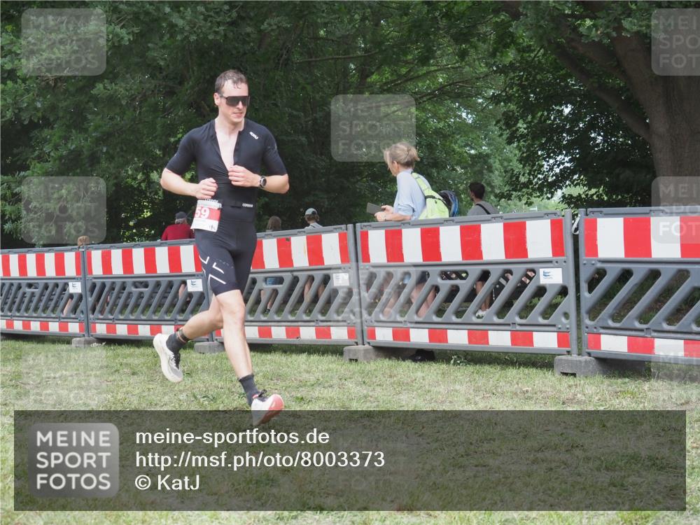 21.06.2025 - 27. Vierlanden-Triathlon KatJ http://msf.ph/oto/8003373 15.06.2025 12:57:00 Ziel 59, 86 meine-sportfotos.de