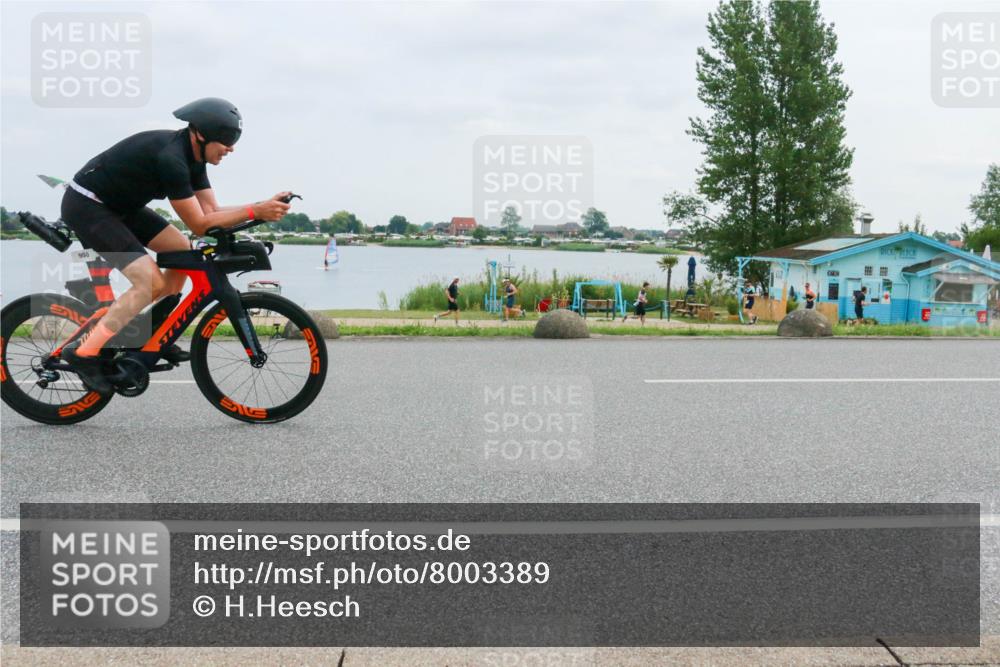 21.06.2025 - 27. Vierlanden-Triathlon H.Heesch http://msf.ph/oto/8003389 15.06.2025 12:49:22 Radfahren 950 meine-sportfotos.de