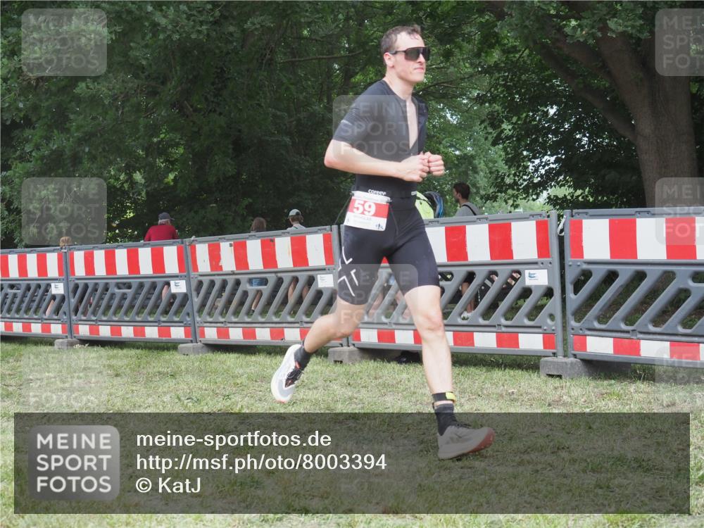 21.06.2025 - 27. Vierlanden-Triathlon KatJ http://msf.ph/oto/8003394 15.06.2025 12:57:00 Ziel 59, 86 meine-sportfotos.de