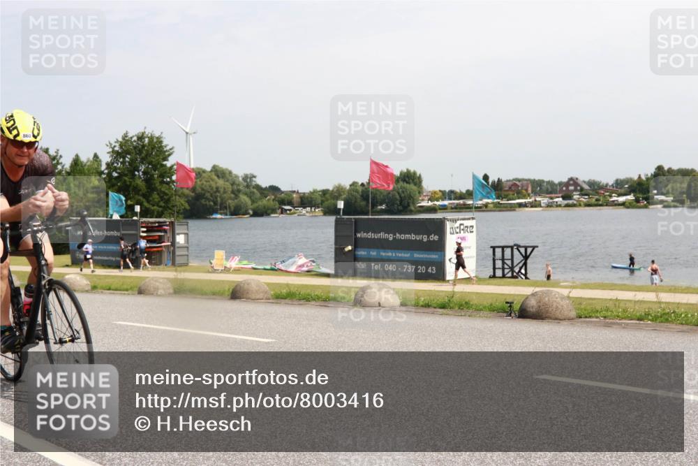 21.06.2025 - 27. Vierlanden-Triathlon H.Heesch http://msf.ph/oto/8003416 15.06.2025 11:48:21 Radfahren 646, 657, 859, 860 meine-sportfotos.de