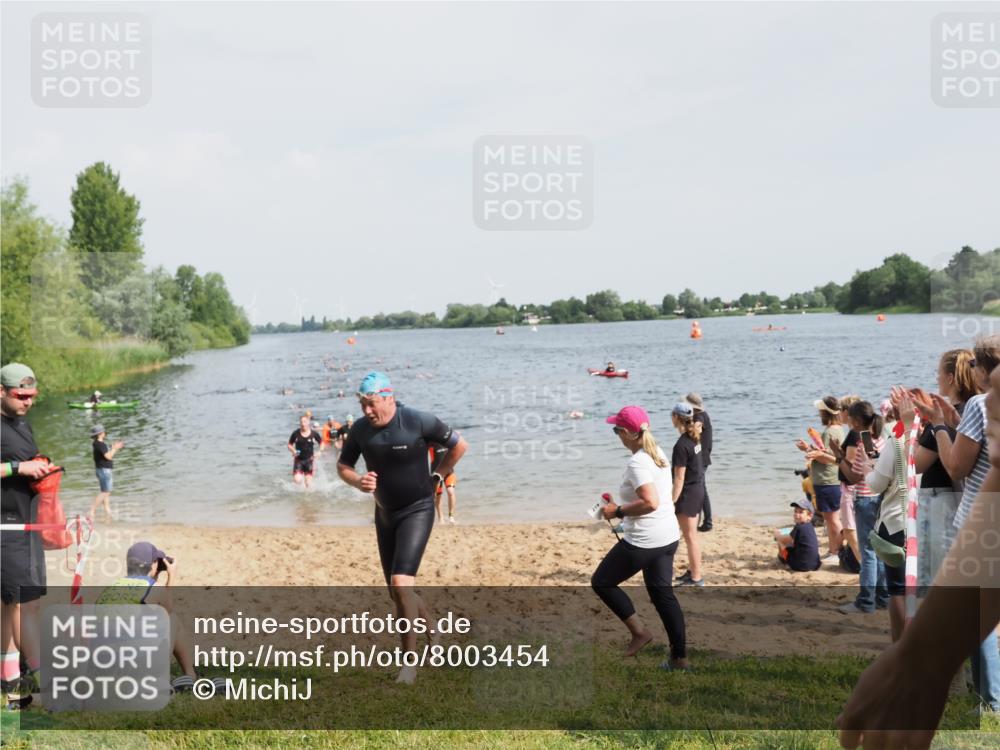 21.06.2025 - 27. Vierlanden-Triathlon MichiJ http://msf.ph/oto/8003454 15.06.2026 10:05:52 Schwimmen 372, 392, 410, 435, 442, 450, 458 meine-sportfotos.de