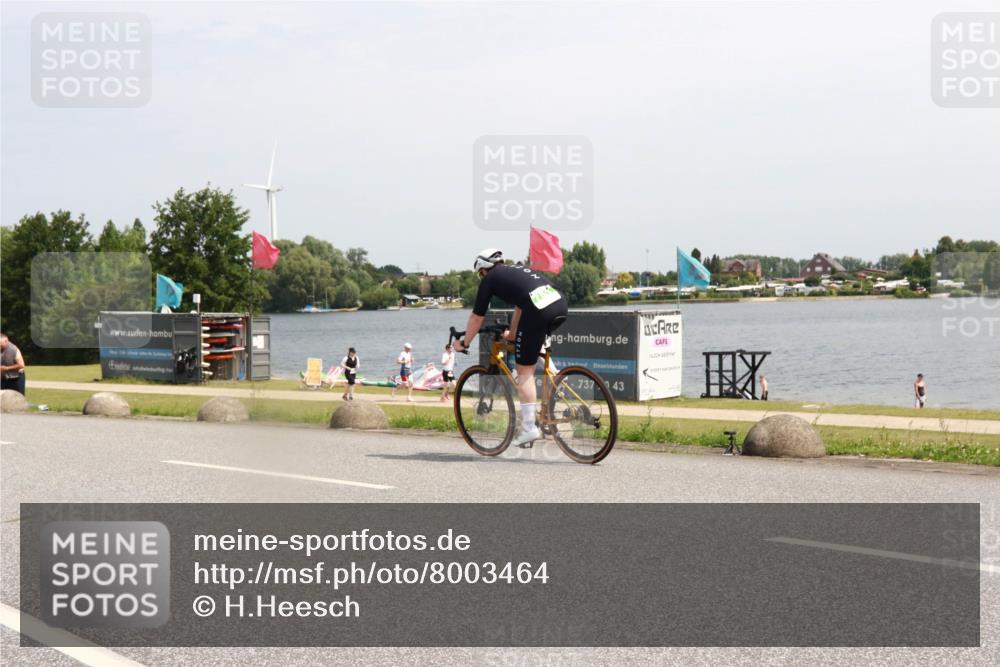 21.06.2025 - 27. Vierlanden-Triathlon H.Heesch http://msf.ph/oto/8003464 15.06.2025 11:48:45 Radfahren 214, 817, 853 meine-sportfotos.de