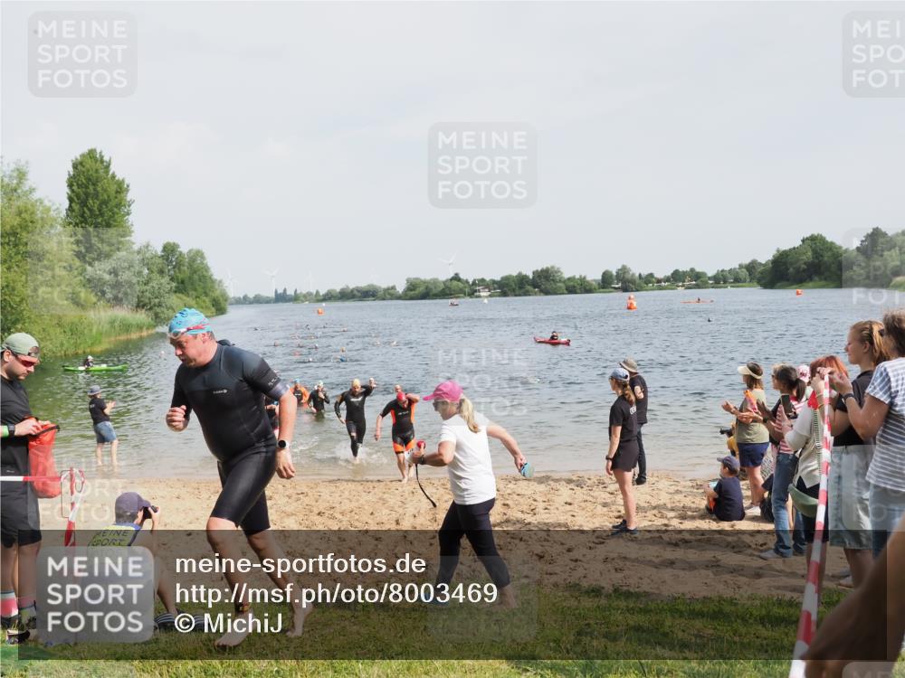 21.06.2025 - 27. Vierlanden-Triathlon MichiJ http://msf.ph/oto/8003469 15.06.2026 10:05:53 Schwimmen 372, 392, 410, 435, 442, 450, 458 meine-sportfotos.de
