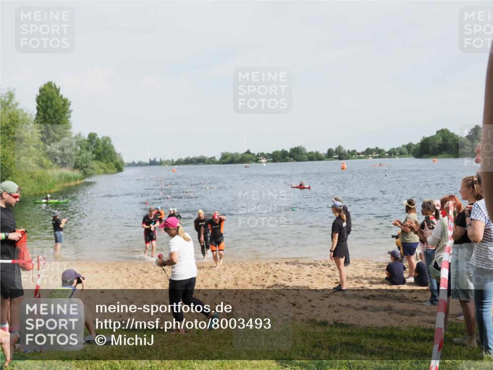 21.06.2025 - 27. Vierlanden-Triathlon MichiJ http://msf.ph/oto/8003493 15.06.2026 10:05:53 Schwimmen 372, 392, 410, 435, 442, 450, 458 meine-sportfotos.de