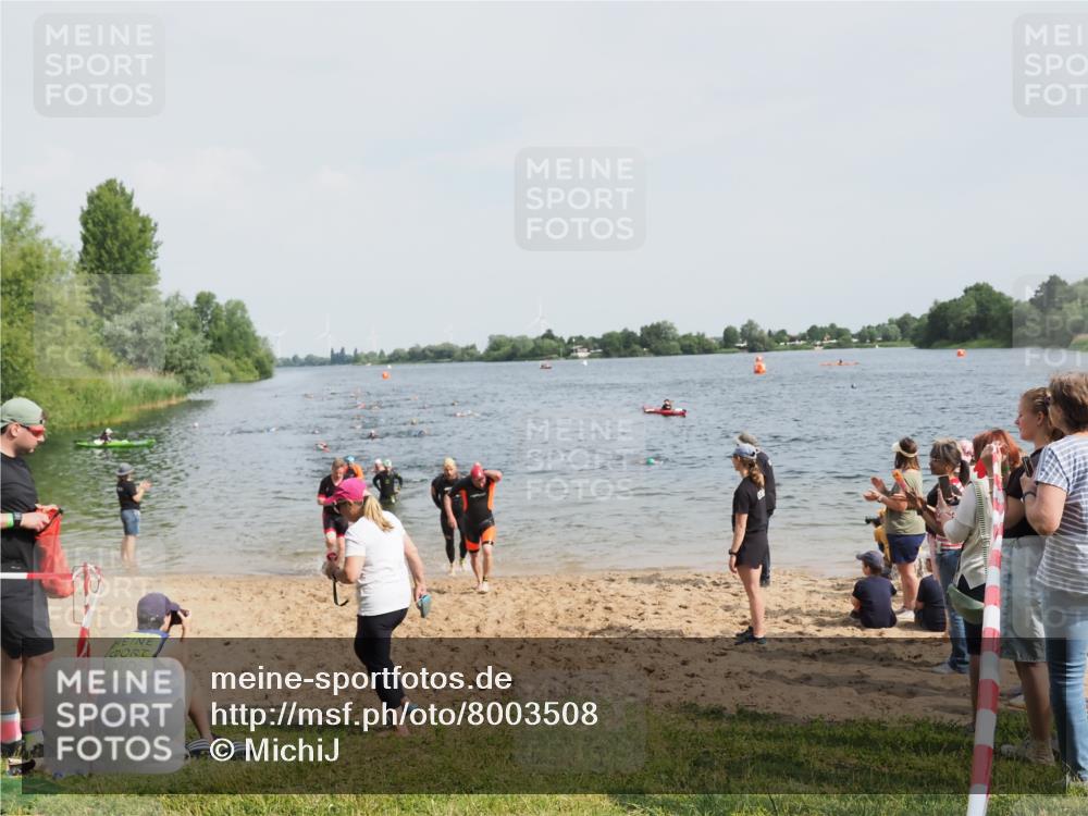 21.06.2025 - 27. Vierlanden-Triathlon MichiJ http://msf.ph/oto/8003508 15.06.2026 10:05:54 Schwimmen 372, 392, 410, 435, 442, 458 meine-sportfotos.de