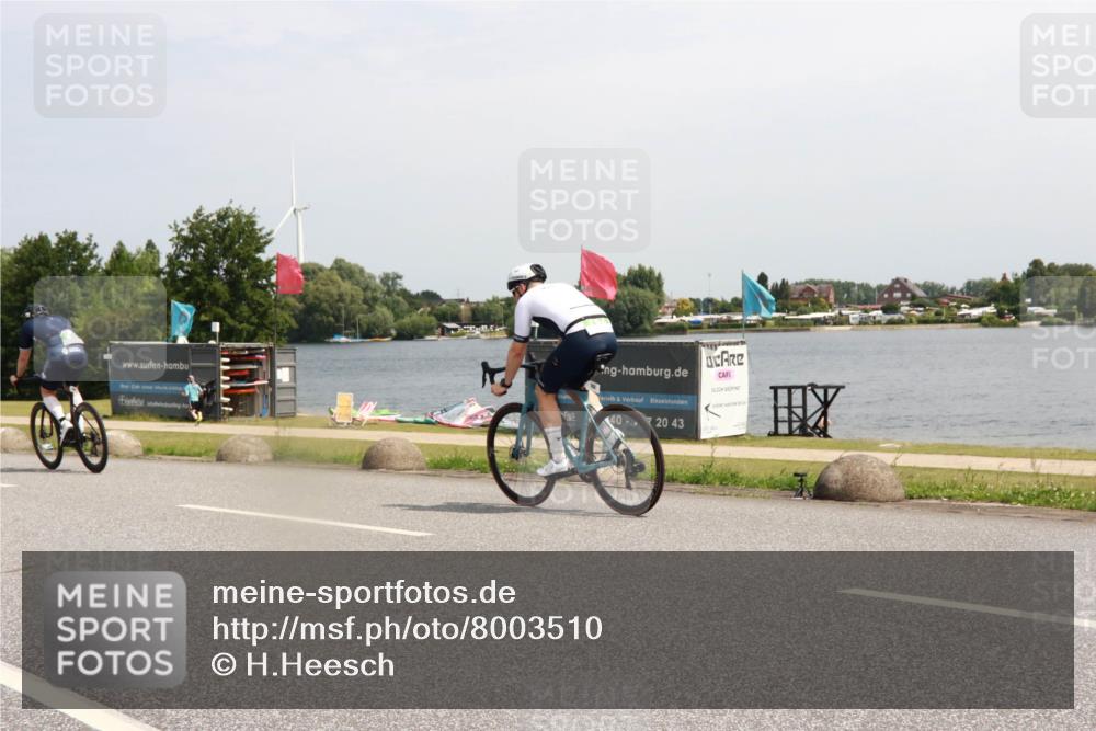 21.06.2025 - 27. Vierlanden-Triathlon H.Heesch http://msf.ph/oto/8003510 15.06.2025 11:49:12 Radfahren 773 meine-sportfotos.de
