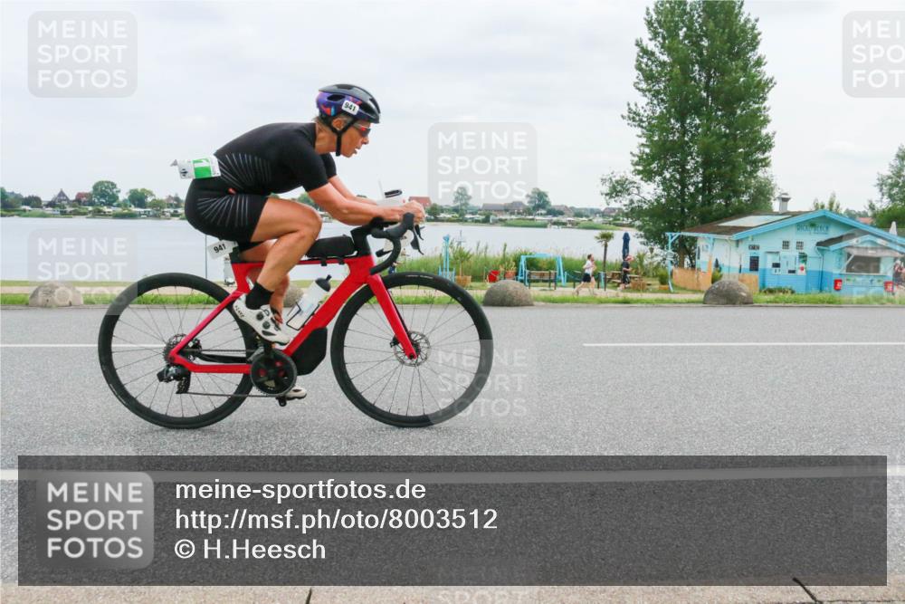 21.06.2025 - 27. Vierlanden-Triathlon H.Heesch http://msf.ph/oto/8003512 15.06.2025 12:50:37 Radfahren 941 meine-sportfotos.de