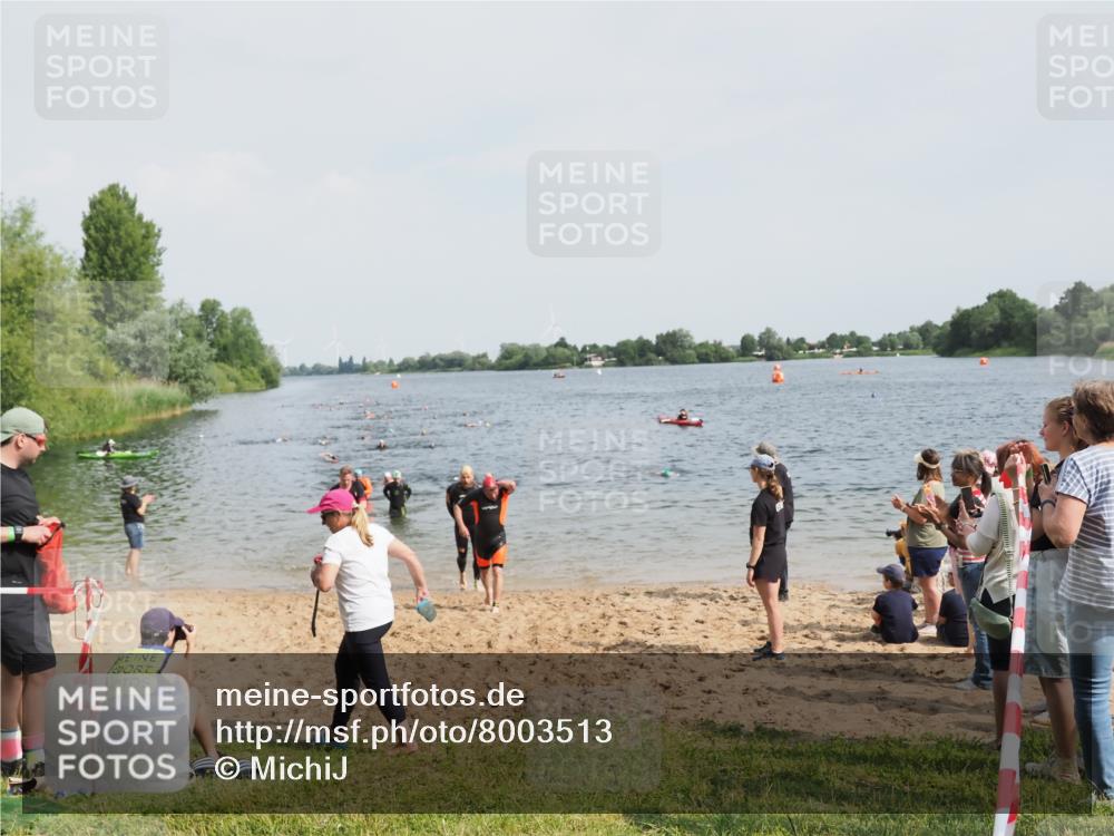 21.06.2025 - 27. Vierlanden-Triathlon MichiJ http://msf.ph/oto/8003513 15.06.2026 10:05:54 Schwimmen 372, 392, 410, 435, 442, 458 meine-sportfotos.de