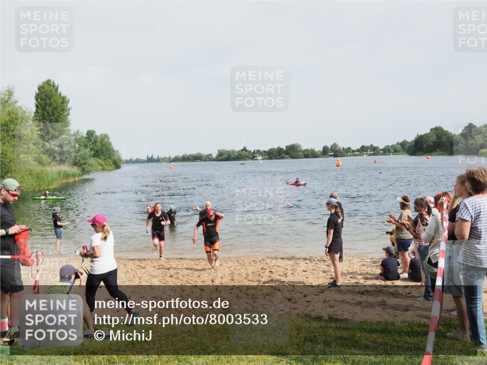 21.06.2025 - 27. Vierlanden-Triathlon MichiJ http://msf.ph/oto/8003533 15.06.2026 10:05:54 Schwimmen 372, 392, 410, 435, 442, 458 meine-sportfotos.de