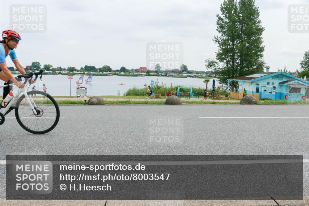 21.06.2025 - 27. Vierlanden-Triathlon H.Heesch http://msf.ph/oto/8003547 15.06.2025 12:51:00 Radfahren 890 meine-sportfotos.de