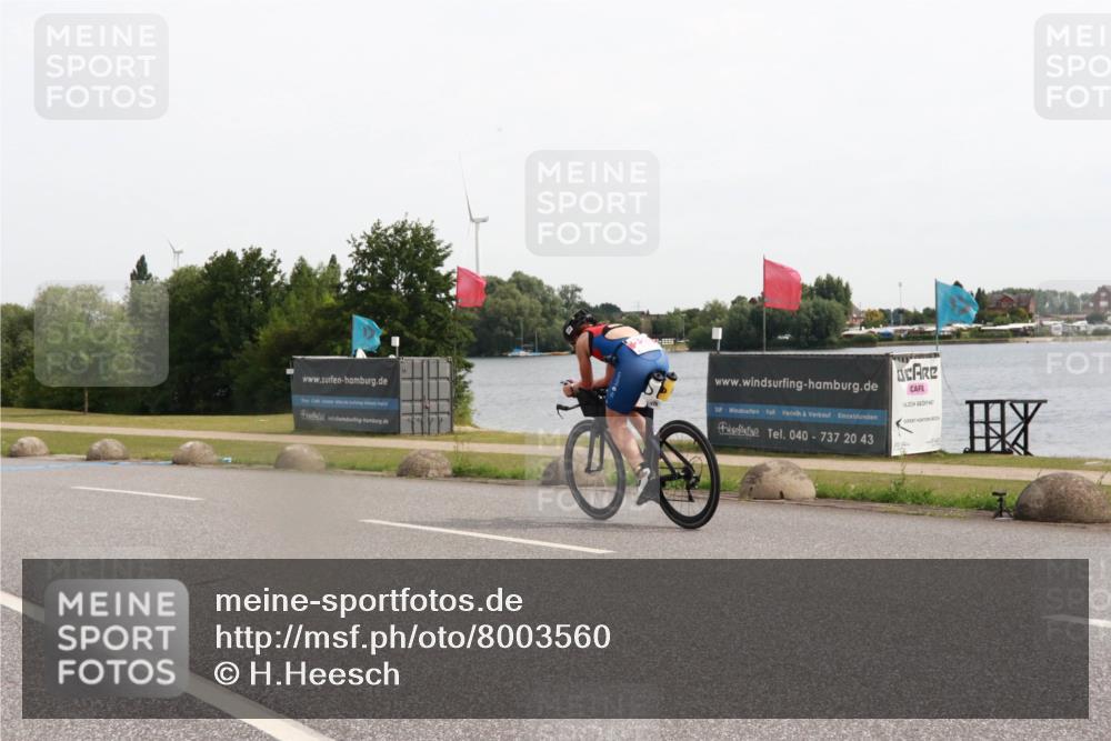 15.06.2025 - 27. Vierlanden-Triathlon H.Heesch http://msf.ph/oto/8003560 15.06.2025 10:29:51 Radfahren 21, 61, 558 meine-sportfotos.de