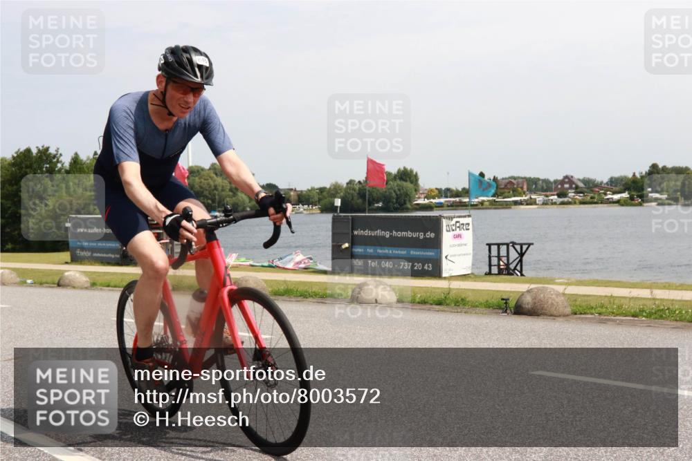 21.06.2025 - 27. Vierlanden-Triathlon H.Heesch http://msf.ph/oto/8003572 15.06.2025 11:49:43 Radfahren 810, 828, 845 meine-sportfotos.de