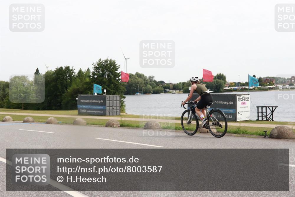 15.06.2025 - 27. Vierlanden-Triathlon H.Heesch http://msf.ph/oto/8003587 15.06.2025 10:30:09 Radfahren  meine-sportfotos.de