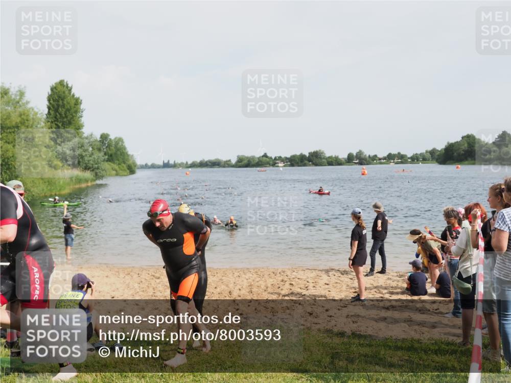 21.06.2025 - 27. Vierlanden-Triathlon MichiJ http://msf.ph/oto/8003593 15.06.2026 10:05:59 Schwimmen 362, 372, 410, 435, 458 meine-sportfotos.de