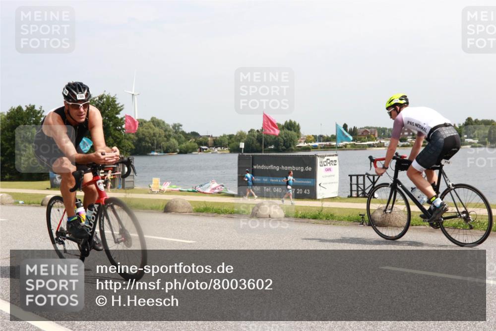 21.06.2025 - 27. Vierlanden-Triathlon H.Heesch http://msf.ph/oto/8003602 15.06.2025 11:50:02 Radfahren 786, 820, 832 meine-sportfotos.de