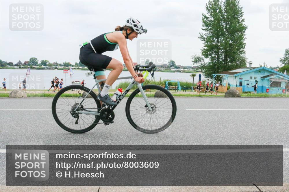 21.06.2025 - 27. Vierlanden-Triathlon H.Heesch http://msf.ph/oto/8003609 15.06.2025 12:51:37 Radfahren 924 meine-sportfotos.de