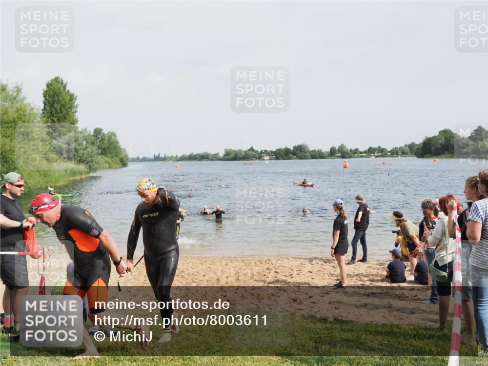 21.06.2025 - 27. Vierlanden-Triathlon MichiJ http://msf.ph/oto/8003611 15.06.2026 10:05:59 Schwimmen 362, 372, 410, 435, 458 meine-sportfotos.de