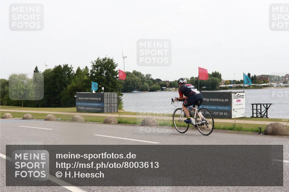 15.06.2025 - 27. Vierlanden-Triathlon H.Heesch http://msf.ph/oto/8003613 15.06.2025 10:30:17 Radfahren 185, 210, 539 meine-sportfotos.de