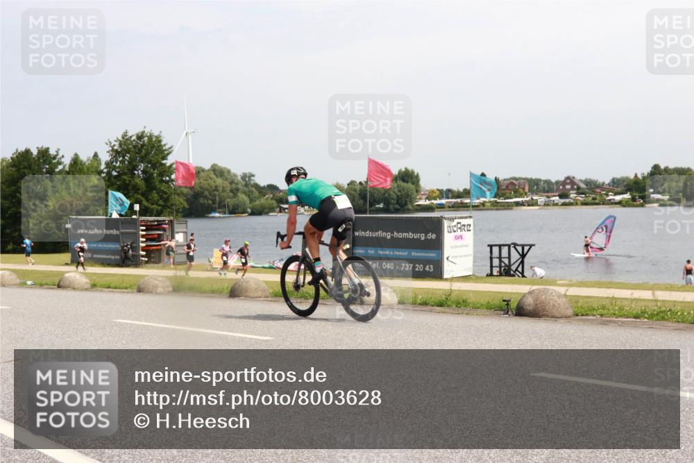 21.06.2025 - 27. Vierlanden-Triathlon H.Heesch http://msf.ph/oto/8003628 15.06.2025 11:50:10 Radfahren 714, 738, 819, 830, 832, 953 meine-sportfotos.de