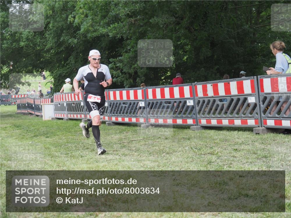 21.06.2025 - 27. Vierlanden-Triathlon KatJ http://msf.ph/oto/8003634 15.06.2025 12:57:15 Ziel 5, 51, 64, 99 meine-sportfotos.de
