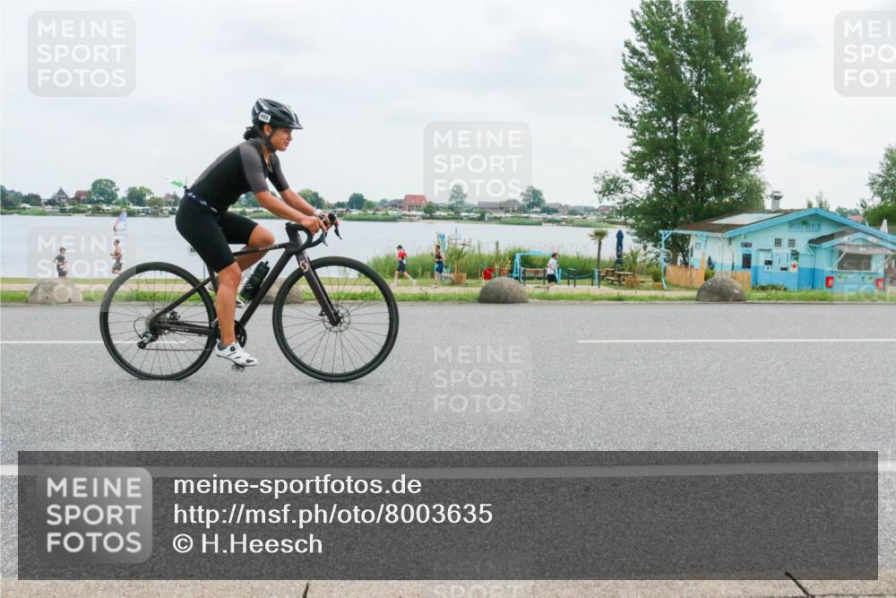 21.06.2025 - 27. Vierlanden-Triathlon H.Heesch http://msf.ph/oto/8003635 15.06.2025 12:52:00 Radfahren 699, 885 meine-sportfotos.de