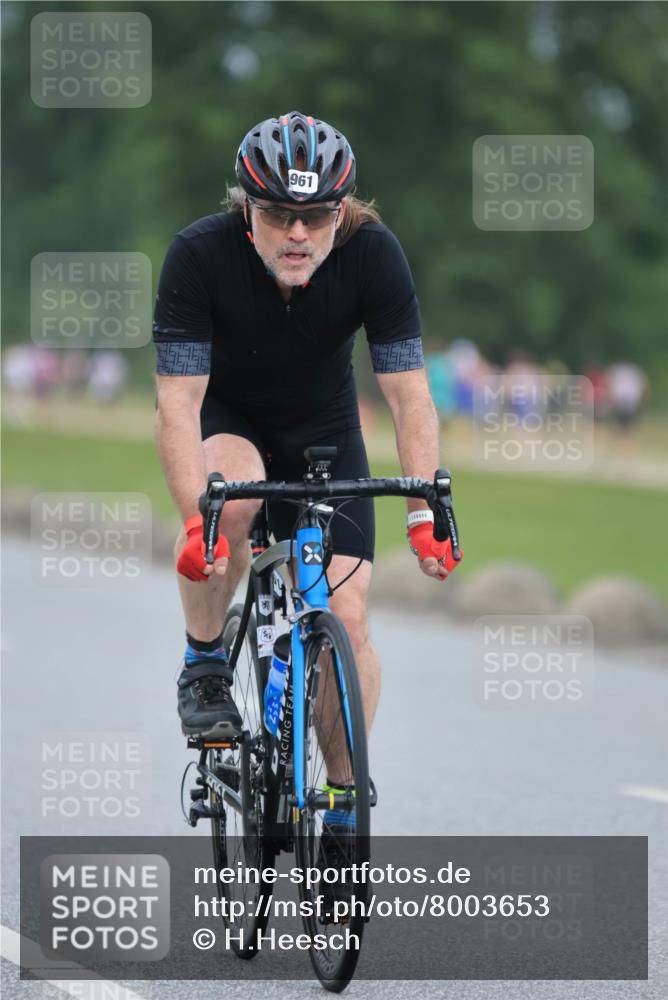 21.06.2025 - 27. Vierlanden-Triathlon H.Heesch http://msf.ph/oto/8003653 15.06.2025 12:47:56 Radfahren 961 meine-sportfotos.de
