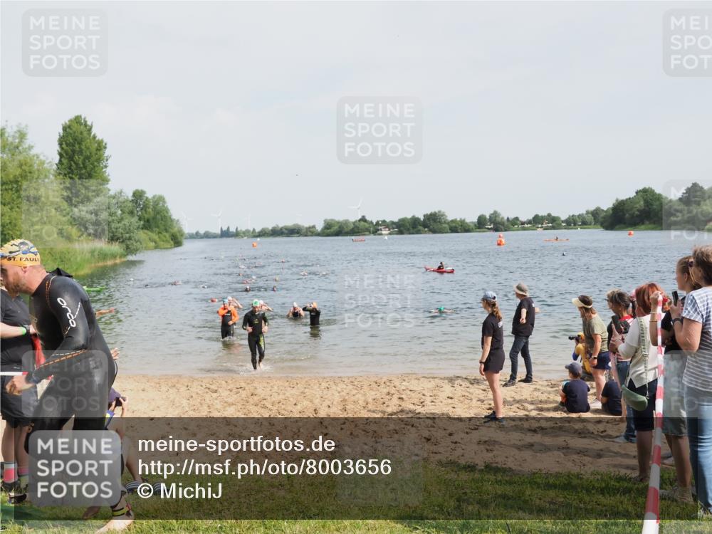 21.06.2025 - 27. Vierlanden-Triathlon MichiJ http://msf.ph/oto/8003656 15.06.2026 10:06:00 Schwimmen 362, 372, 410, 448, 458 meine-sportfotos.de