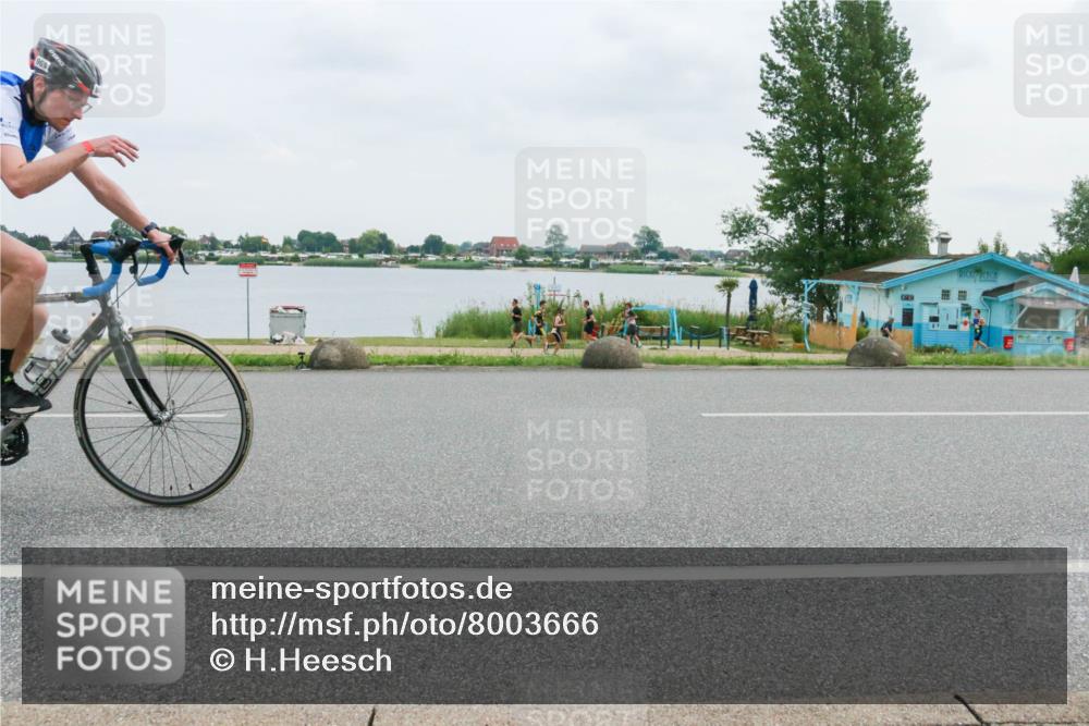 21.06.2025 - 27. Vierlanden-Triathlon H.Heesch http://msf.ph/oto/8003666 15.06.2025 12:52:22 Radfahren 969 meine-sportfotos.de