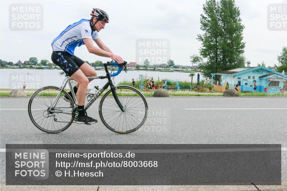 21.06.2025 - 27. Vierlanden-Triathlon H.Heesch http://msf.ph/oto/8003668 15.06.2025 12:52:22 Radfahren 969 meine-sportfotos.de