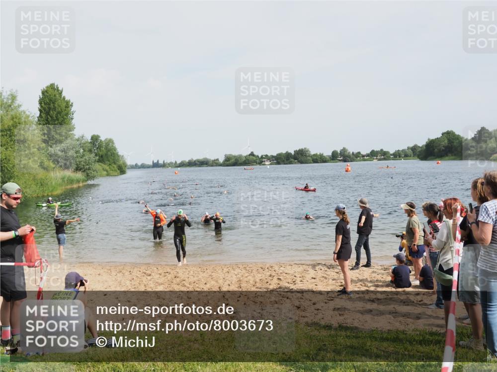 21.06.2025 - 27. Vierlanden-Triathlon MichiJ http://msf.ph/oto/8003673 15.06.2026 10:06:01 Schwimmen 362, 372, 410, 448, 458 meine-sportfotos.de
