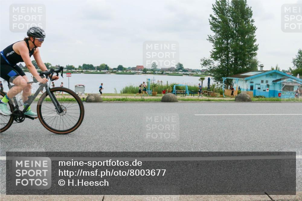 21.06.2025 - 27. Vierlanden-Triathlon H.Heesch http://msf.ph/oto/8003677 15.06.2025 12:52:28 Radfahren 1400 meine-sportfotos.de
