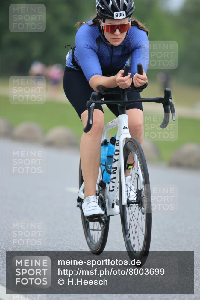 21.06.2025 - 27. Vierlanden-Triathlon H.Heesch http://msf.ph/oto/8003699 15.06.2025 12:48:14 Radfahren 935 meine-sportfotos.de