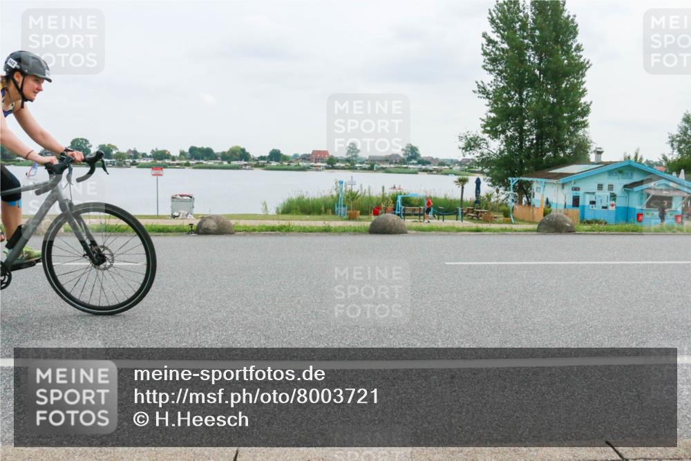21.06.2025 - 27. Vierlanden-Triathlon H.Heesch http://msf.ph/oto/8003721 15.06.2025 12:53:39 Radfahren 942 meine-sportfotos.de