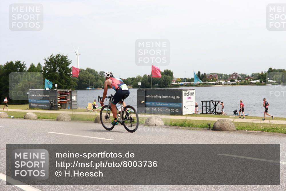 21.06.2025 - 27. Vierlanden-Triathlon H.Heesch http://msf.ph/oto/8003736 15.06.2025 11:51:18 Radfahren 840 meine-sportfotos.de
