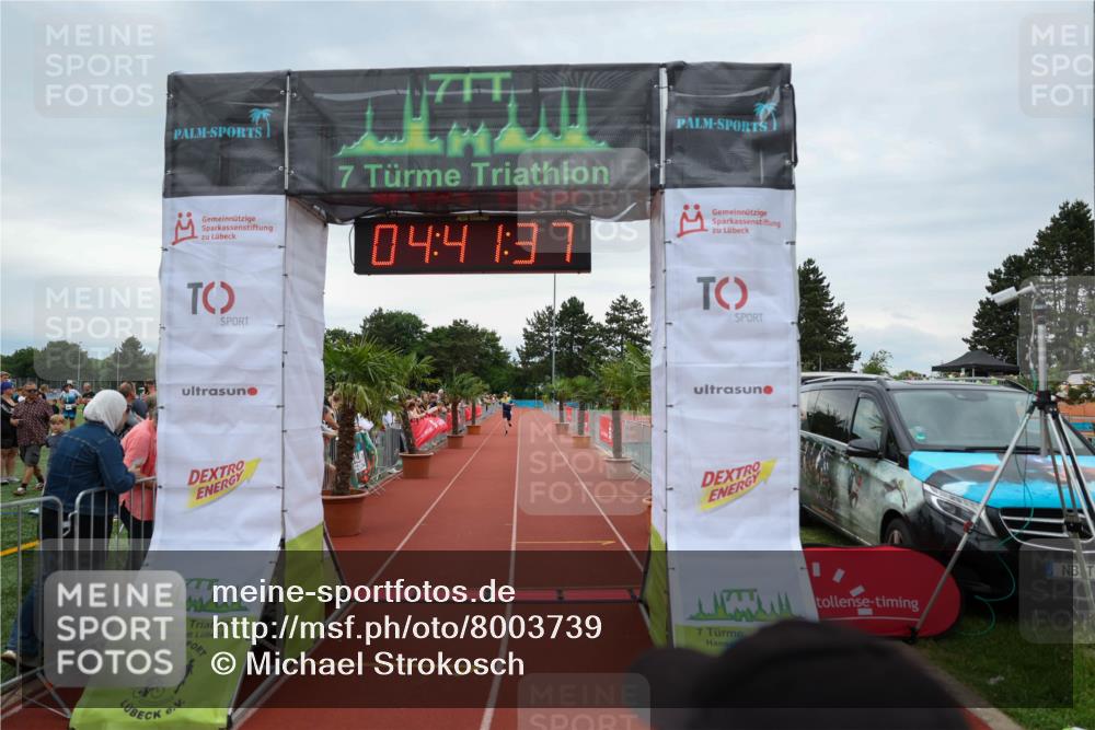 15.06.2025 - 7 Türme Triathlon Michael Strokosch http://msf.ph/oto/8003739 15.06.2025 14:41:37 Ziel 1118 meine-sportfotos.de