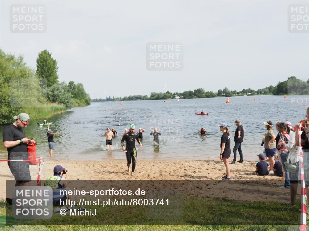 21.06.2025 - 27. Vierlanden-Triathlon MichiJ http://msf.ph/oto/8003741 15.06.2026 10:06:03 Schwimmen 362, 369, 372, 410, 448, 458 meine-sportfotos.de