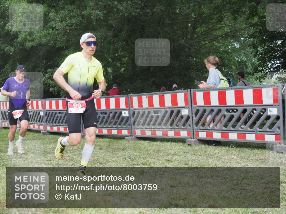 21.06.2025 - 27. Vierlanden-Triathlon KatJ http://msf.ph/oto/8003759 15.06.2025 12:57:20 Ziel 5, 51, 99 meine-sportfotos.de