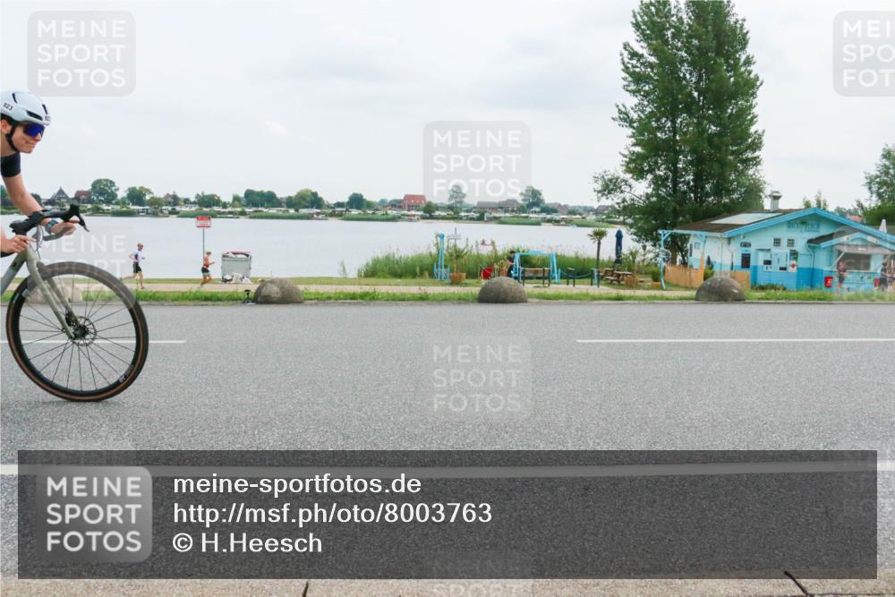21.06.2025 - 27. Vierlanden-Triathlon H.Heesch http://msf.ph/oto/8003763 15.06.2025 12:53:53 Radfahren 923 meine-sportfotos.de
