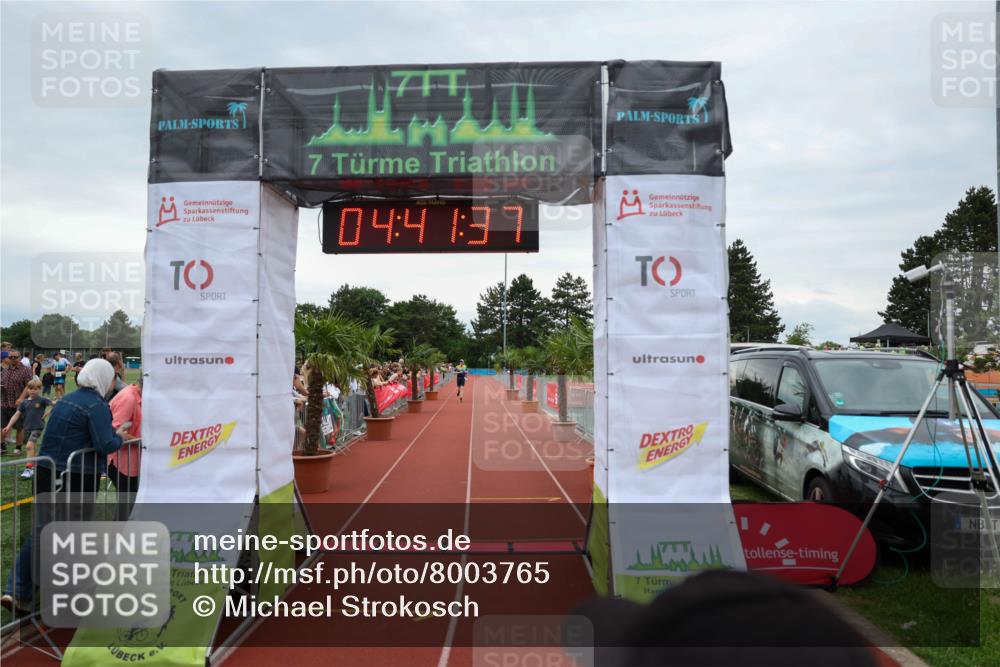 15.06.2025 - 7 Türme Triathlon Michael Strokosch http://msf.ph/oto/8003765 15.06.2025 14:41:37 Ziel 1118 meine-sportfotos.de