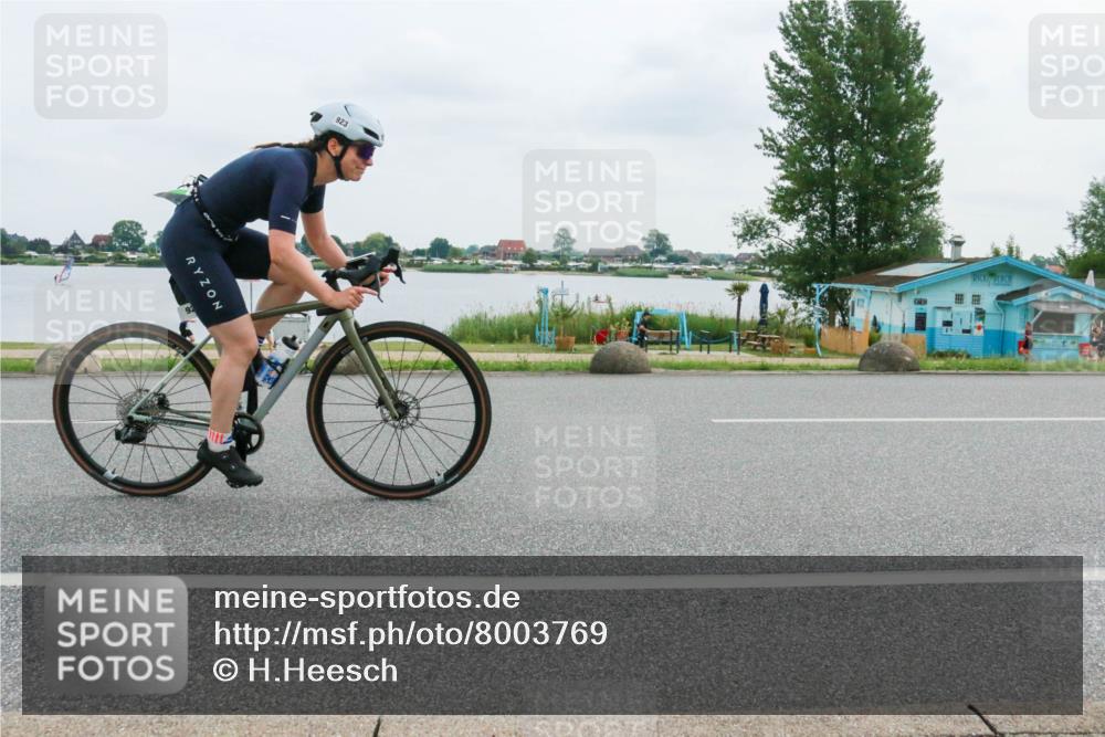 21.06.2025 - 27. Vierlanden-Triathlon H.Heesch http://msf.ph/oto/8003769 15.06.2025 12:53:53 Radfahren 923 meine-sportfotos.de