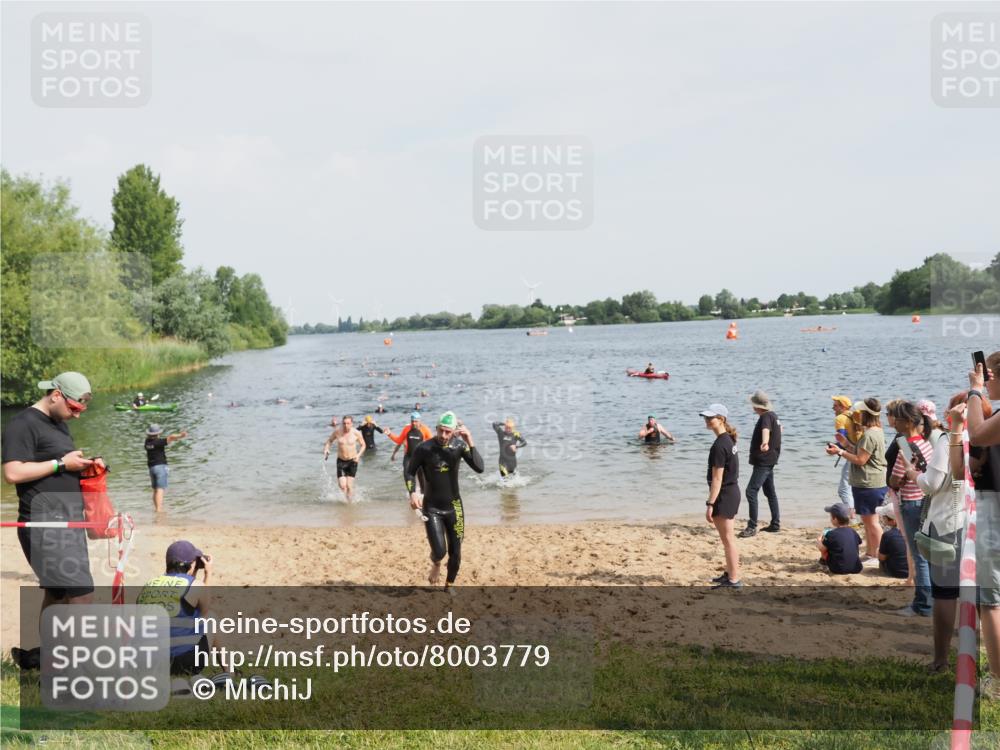 21.06.2025 - 27. Vierlanden-Triathlon MichiJ http://msf.ph/oto/8003779 15.06.2026 10:06:04 Schwimmen 362, 369, 372, 381, 410, 448, 458 meine-sportfotos.de