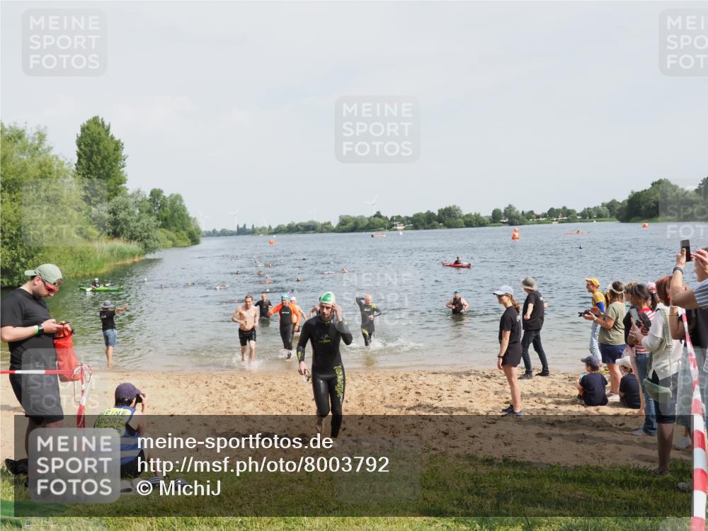 21.06.2025 - 27. Vierlanden-Triathlon MichiJ http://msf.ph/oto/8003792 15.06.2026 10:06:05 Schwimmen 362, 369, 372, 381, 410, 418, 448 meine-sportfotos.de