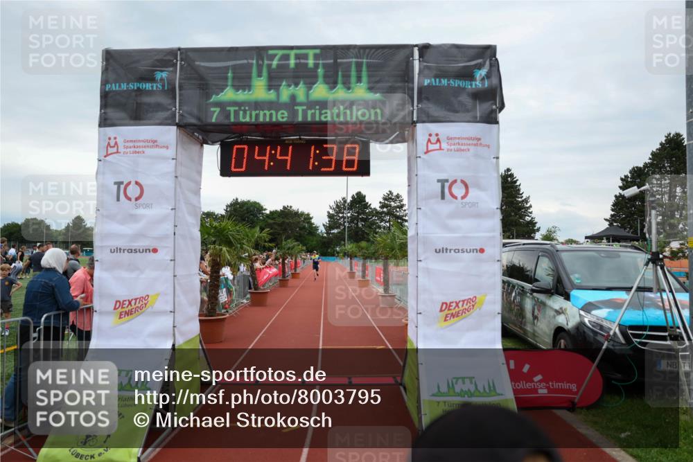 15.06.2025 - 7 Türme Triathlon Michael Strokosch http://msf.ph/oto/8003795 15.06.2025 14:41:38 Ziel  meine-sportfotos.de