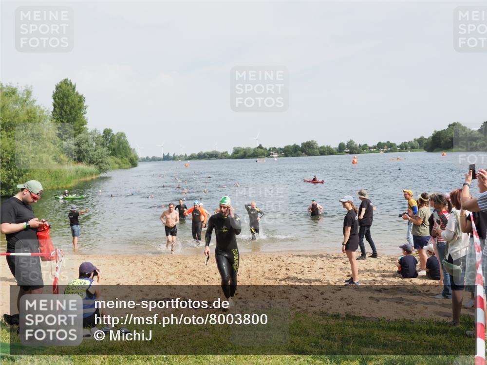 21.06.2025 - 27. Vierlanden-Triathlon MichiJ http://msf.ph/oto/8003800 15.06.2026 10:06:05 Schwimmen 362, 369, 372, 381, 410, 418, 448 meine-sportfotos.de
